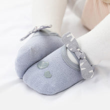 Load image into Gallery viewer, Baby / Toddler Love Bowknot Socks
