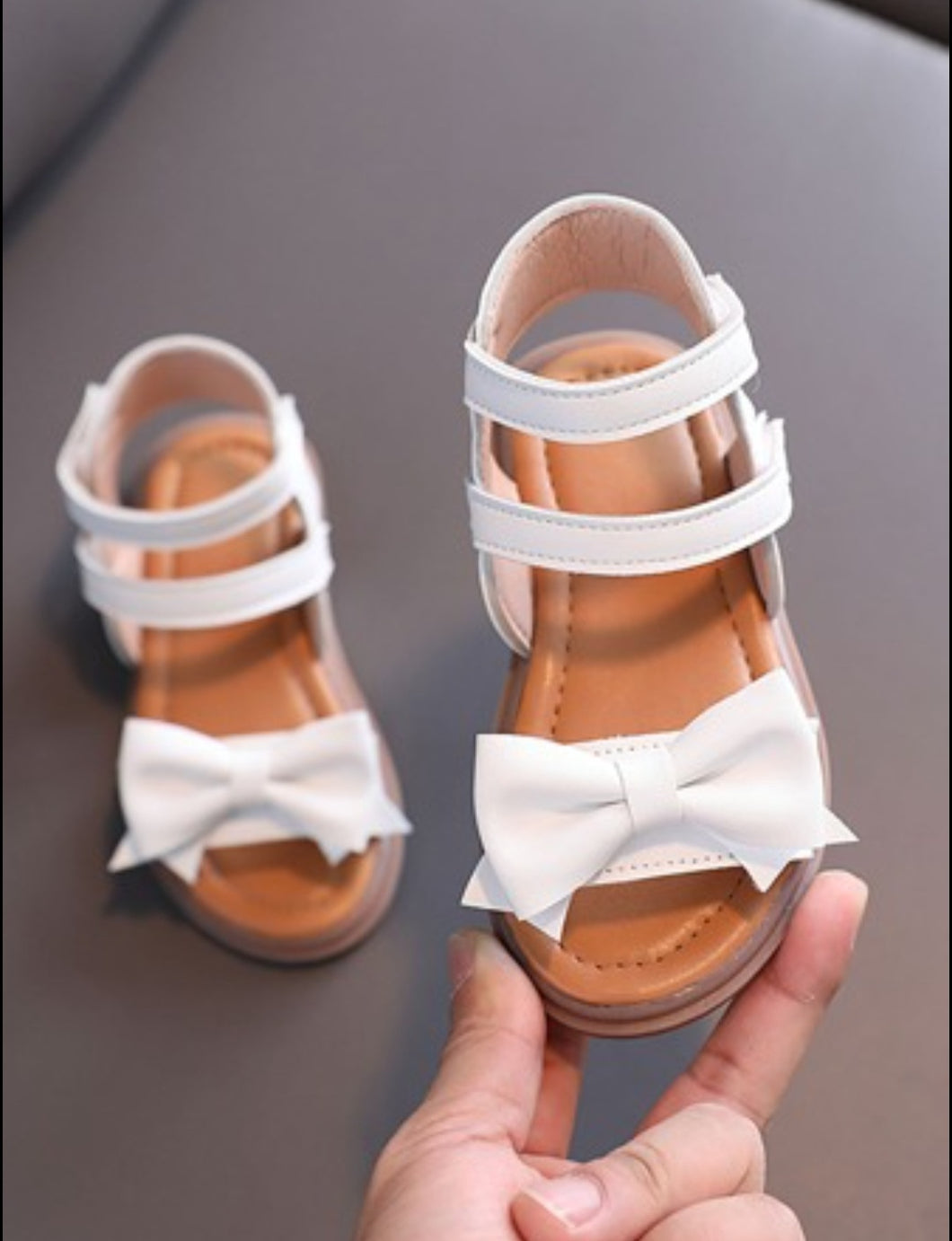 White and brown sandals with bow for girls