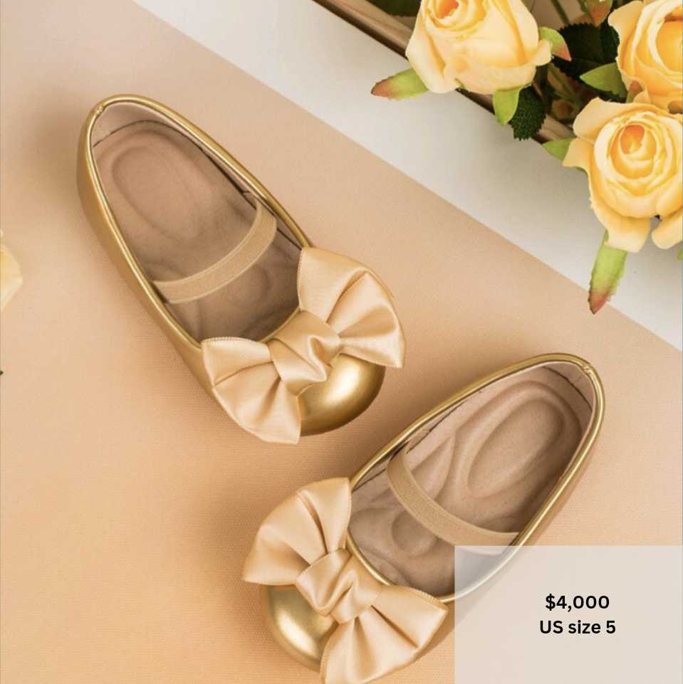 Gold shoe with bow for girls