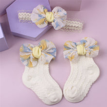 Load image into Gallery viewer, 2Pcs Baby / Toddler Bow Headband &amp; Socks Set
